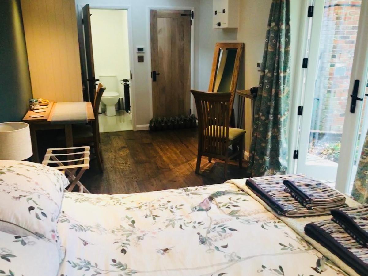 Corner House Luxury Bnb Little Dunmow Exterior photo